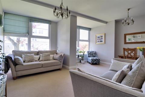 2 bedroom flat for sale, Burleigh Court, Station Road, Westcliff-on-Sea SS0