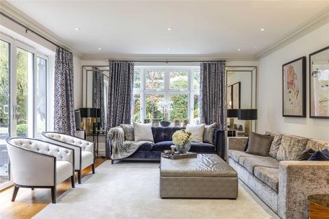 Caron Coombe Ridings, Kingston Upon Thames, KT2 7JT