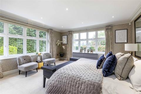 Caron Coombe Ridings, Kingston Upon Thames, KT2 7JT