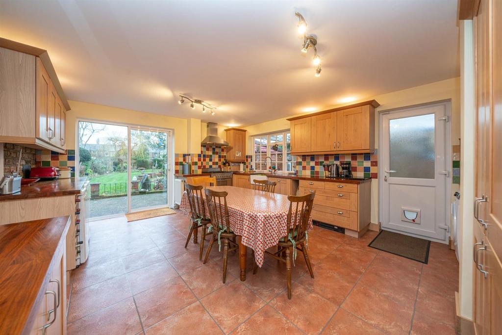 Kitchen/Breakfast Room