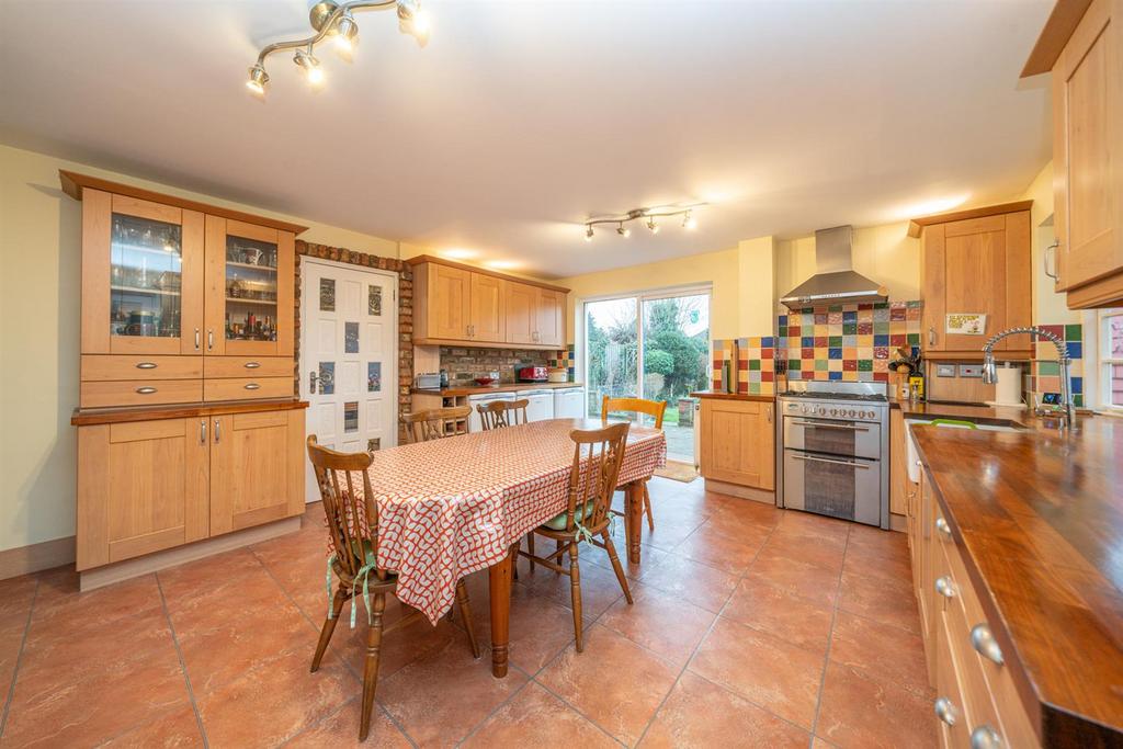 Kitchen/Breakfast Room