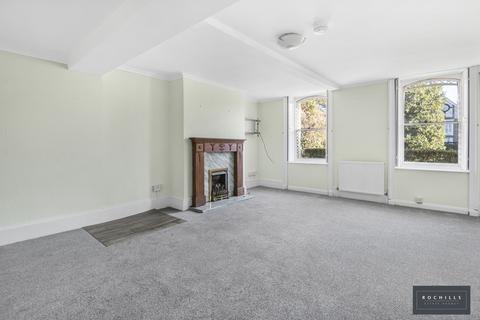 1 bedroom apartment to rent, Ashley Road, Walton-on-Thames, Surrey, KT12