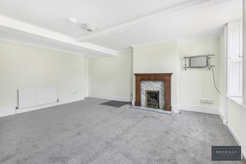 1 bedroom apartment to rent, Ashley Road, Walton-on-Thames, Surrey, KT12