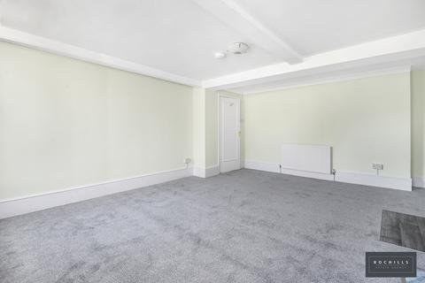 1 bedroom apartment to rent, Ashley Road, Walton-on-Thames, Surrey, KT12