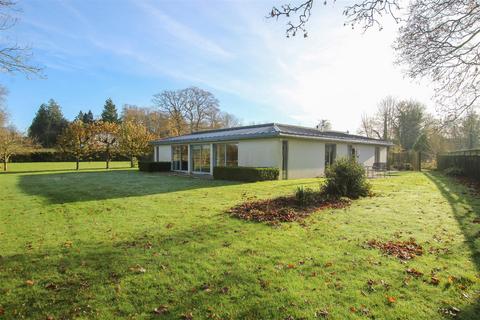 4 bedroom detached bungalow to rent, Fenny Lane, Royston SG8