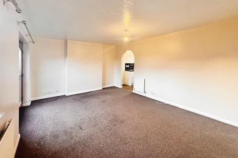 2 bedroom apartment to rent, Cricketers Close