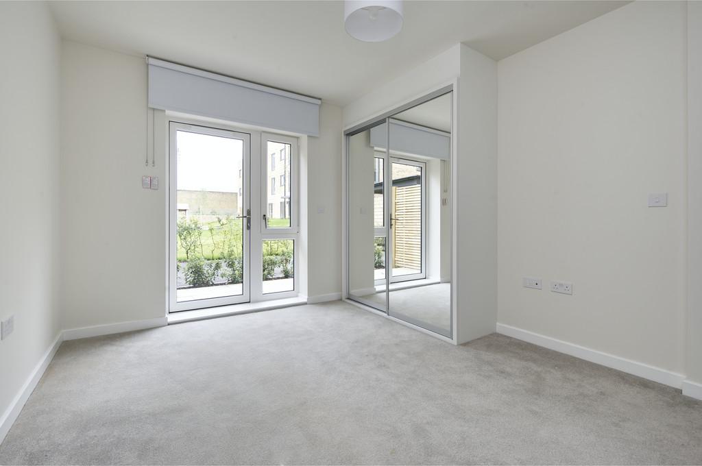Flat 3 honeysuckle hse-3858