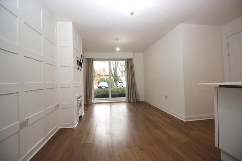 2 bedroom ground floor flat to rent, Ashingdon Road, Rochford