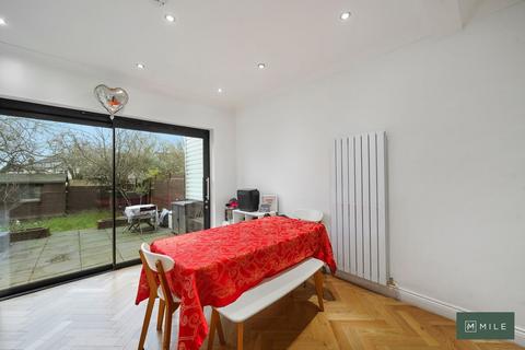 2 bedroom ground floor flat for sale, Holland Road, London NW10