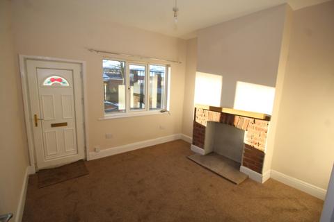 3 bedroom terraced house to rent, High Street, Crofton