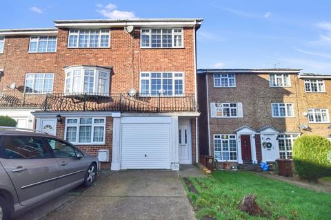 3 bedroom townhouse for sale, Wheatcroft Grove, Rainham, Gillingham, ME8