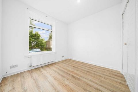 3 bedroom cottage to rent, Montford Avenue, Glasgow G73