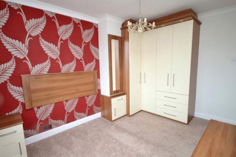 3 bedroom terraced house to rent, St James Avenue, Grimsby DN34