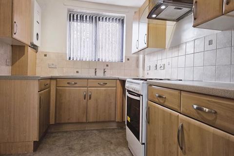 2 bedroom semi-detached house to rent, Ashmore Avenue, Wolverhampton