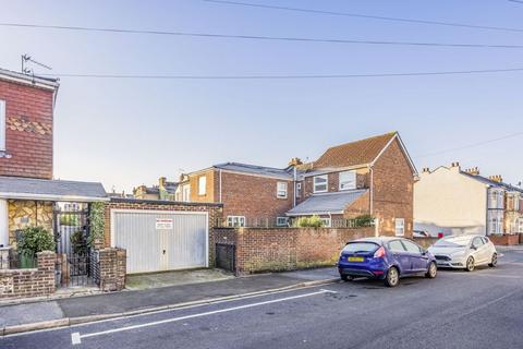 2 bedroom terraced house for sale, Carnarvon Road, Copnor