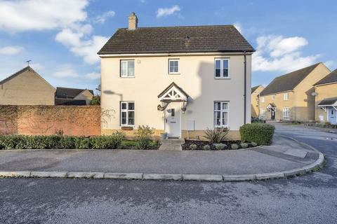 3 bedroom semi-detached house for sale, Mead Road, Bury St. Edmunds