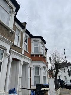 2 bedroom ground floor flat to rent, St. Thomas's Road, London NW10