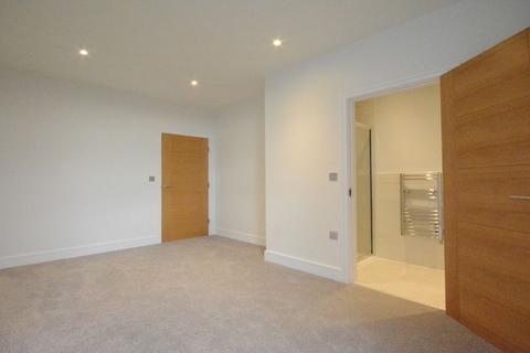 2 bedroom apartment to rent, Ringside, Bracknell, RG12