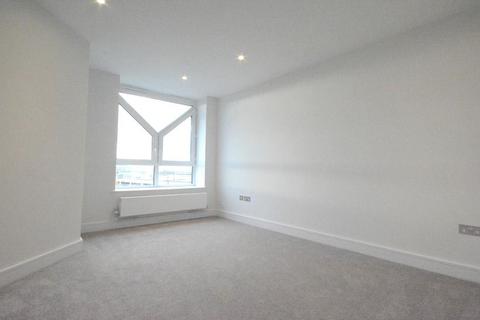 2 bedroom apartment to rent, Ringside, Bracknell, RG12