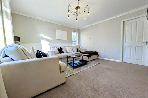 3 bedroom semi-detached house for sale, Westwinn View, Leeds LS14