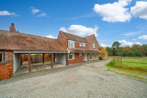 4 bedroom end of terrace house for sale, Off Roman Road, Stourbridge DY7