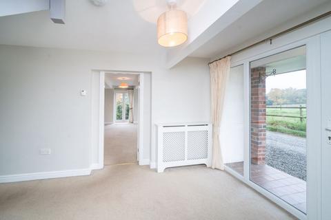 4 bedroom end of terrace house for sale, Off Roman Road, Stourbridge DY7