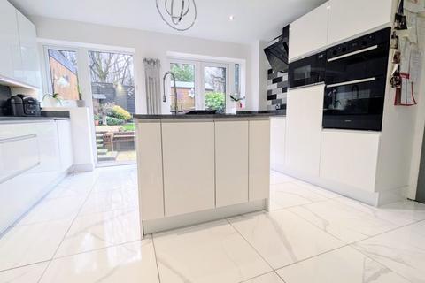 33 Attingham Drive, Cannock, WS11 7YB