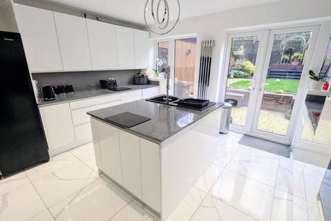 33 Attingham Drive, Cannock, WS11 7YB