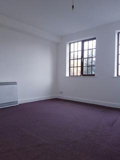 2 bedroom flat to rent, Comercrescent, UB2