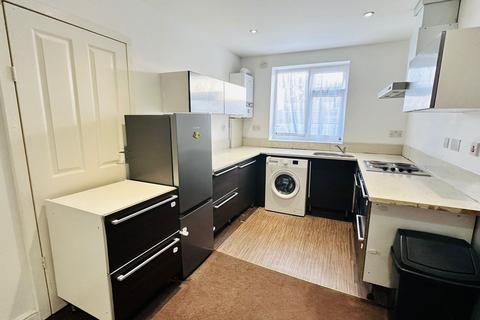 1 bedroom flat to rent, Thorn Close, Northolt UB5