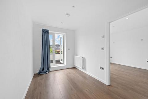 1 bedroom apartment for sale, Kingston Road, Wimbledon Chase, London, SW20 8LX