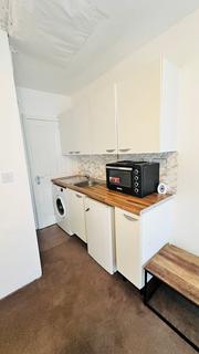 Studio to rent, Thorn Close, Northolt UB5