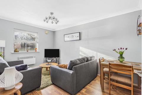 2 bedroom apartment for sale, Staines Road West, Sunbury-on-Thames, Surrey, TW16