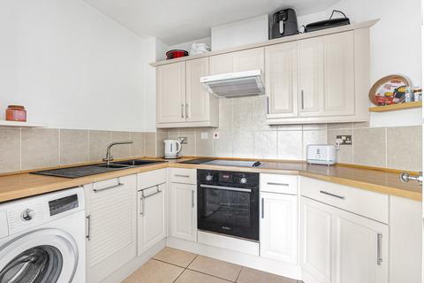 2 bedroom apartment for sale, Staines Road West, Sunbury-on-Thames, Surrey, TW16