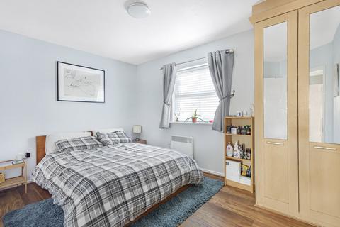 2 bedroom apartment for sale, Staines Road West, Sunbury-on-Thames, Surrey, TW16