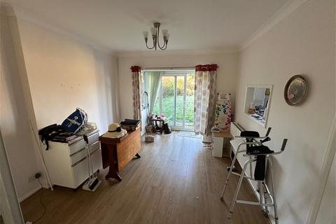 3 bedroom property for sale, ELMHURST DRIVE, HORNCHURCH RM11