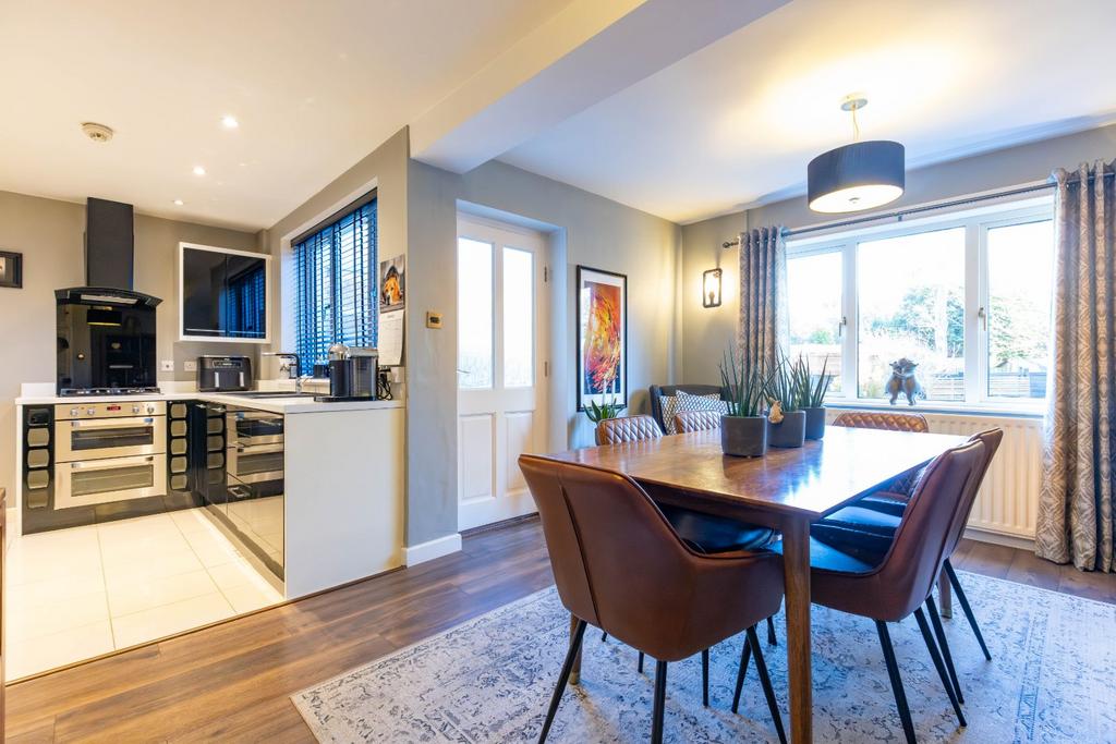 Kitchen/Dining Room