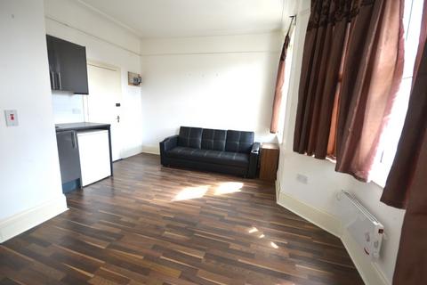 1 bedroom apartment to rent, Laleham Road, London SE6