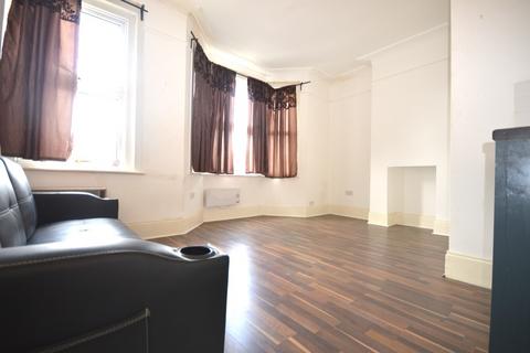 1 bedroom apartment to rent, Laleham Road, London SE6