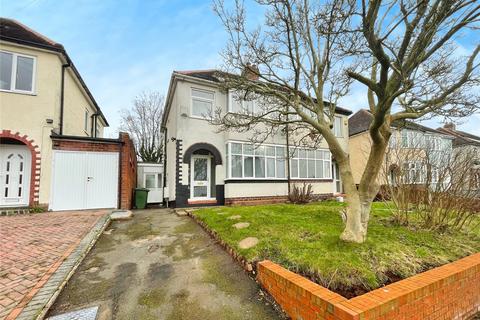 3 bedroom semi-detached house to rent, Lynton Avenue, West Midlands WV6