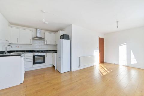 2 bedroom flat to rent, Woking, Surrey, Woking, GU21