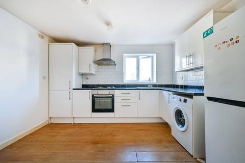 2 bedroom flat to rent, Woking, Surrey, Woking, GU21