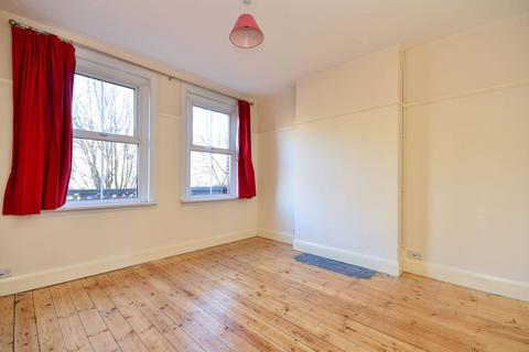 3 bedroom maisonette for sale, Holloway Road, Holloway, London, N7