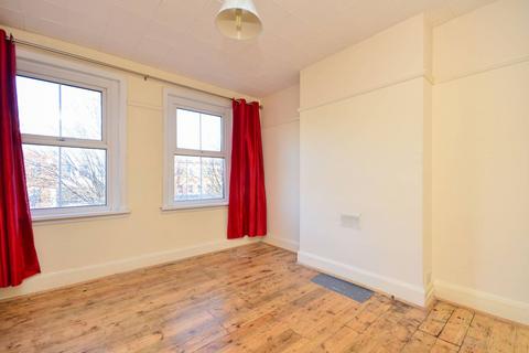 3 bedroom maisonette for sale, Holloway Road, Holloway, London, N7