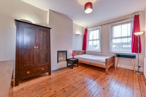 3 bedroom maisonette for sale, Holloway Road, Holloway, London, N7