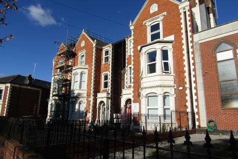 3 bedroom flat to rent, York Road, Exeter EX4