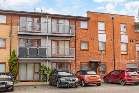 2 bedroom maisonette for sale, Commonwealth Drive, Crawley RH10