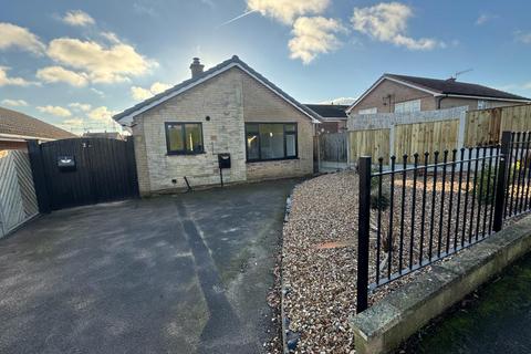 3 bedroom detached bungalow to rent, Hucklow Avenue, Inkersall, Chesterfield