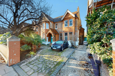 Tring Avenue, London, W5