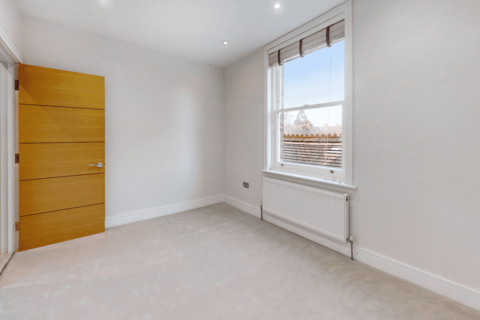 2 bedroom apartment to rent, Tring Avenue, London, W5